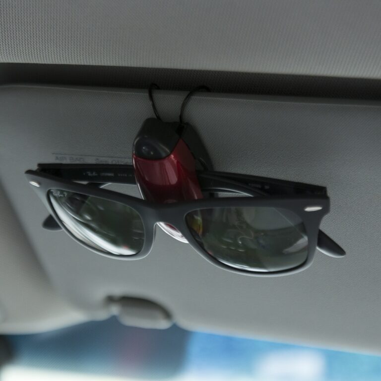 Porta Óculos Plástico Personalizado - Proteção com Estilo para Sua Marca