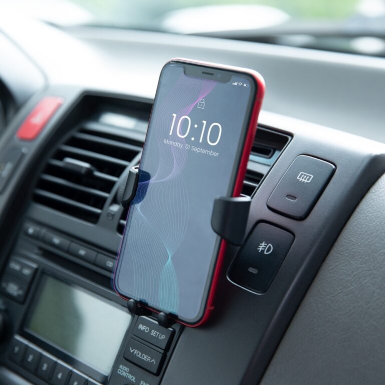 Conheça o Suporte Veicular Gravitacional Personalizado para Celular: Prático, Seguro e com o Seu Estilo!